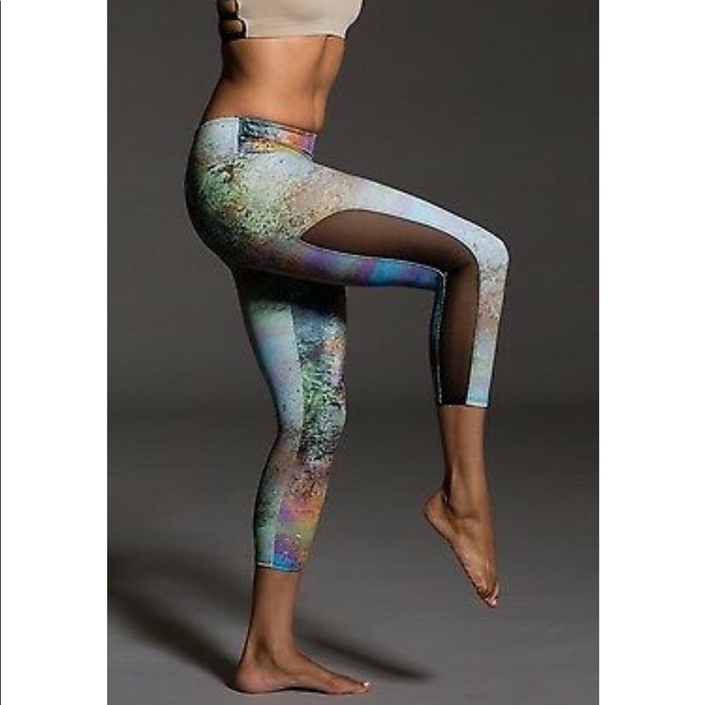 Onzie Tuxedo print mesh Capri leggings Yellowstone